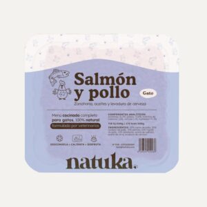 menu-cocinado-para-gato-de-pollo-y-salmon-natuka